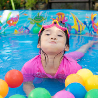 girl-kiddy-pool