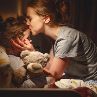 mom-daughter-bedtime