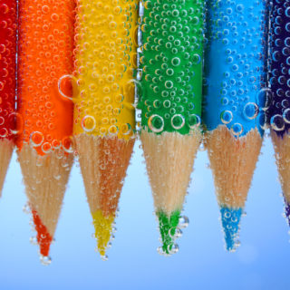 color-pencils-under-water
