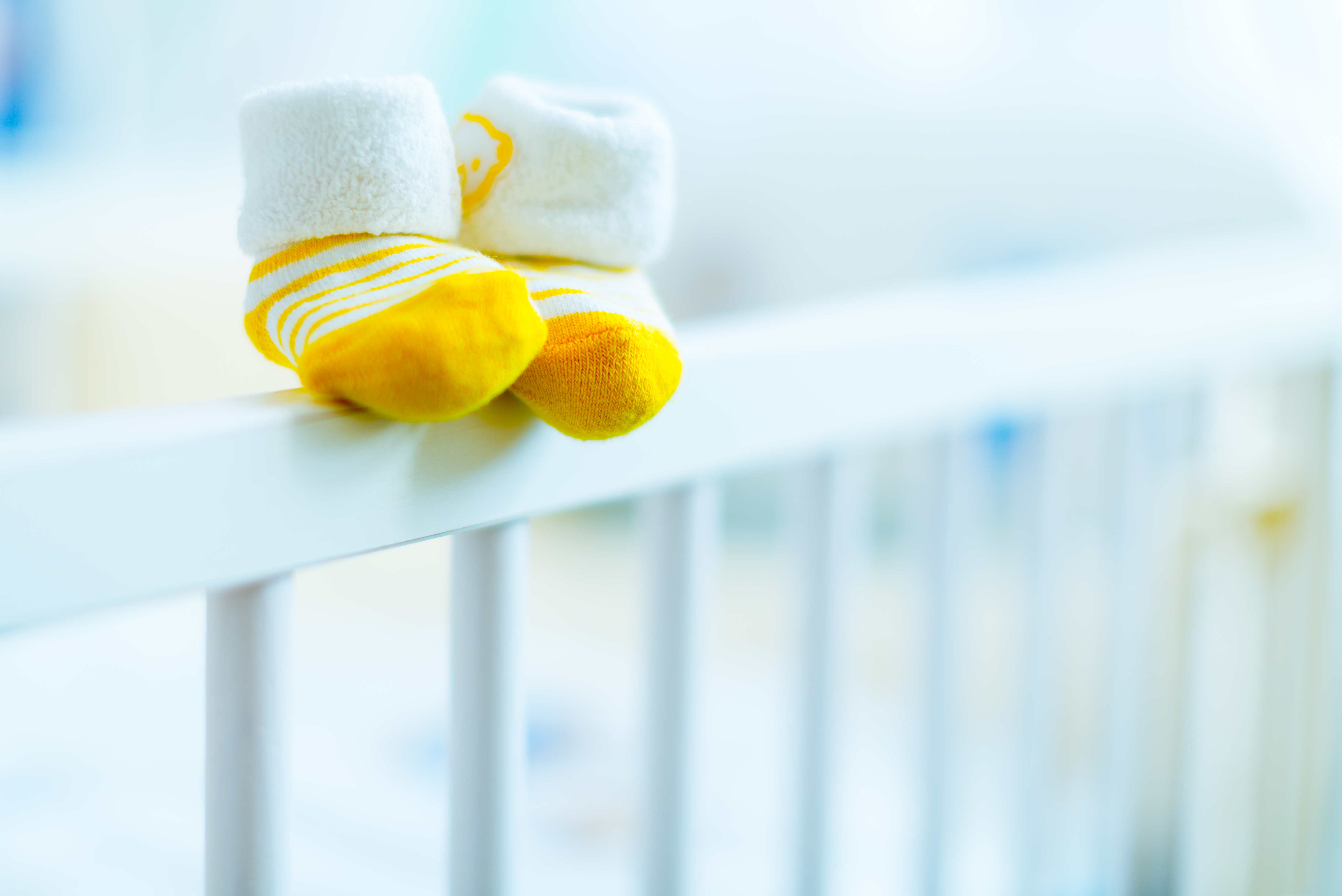 baby-socks-crib