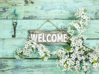welcome-flowers-key