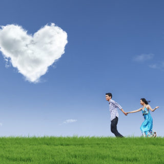 couple-running-heart-cloud