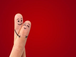 finger-people-hug