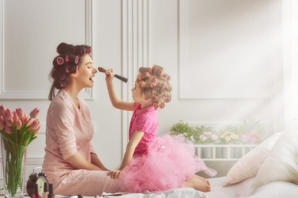 mom-daughters-rollers-play